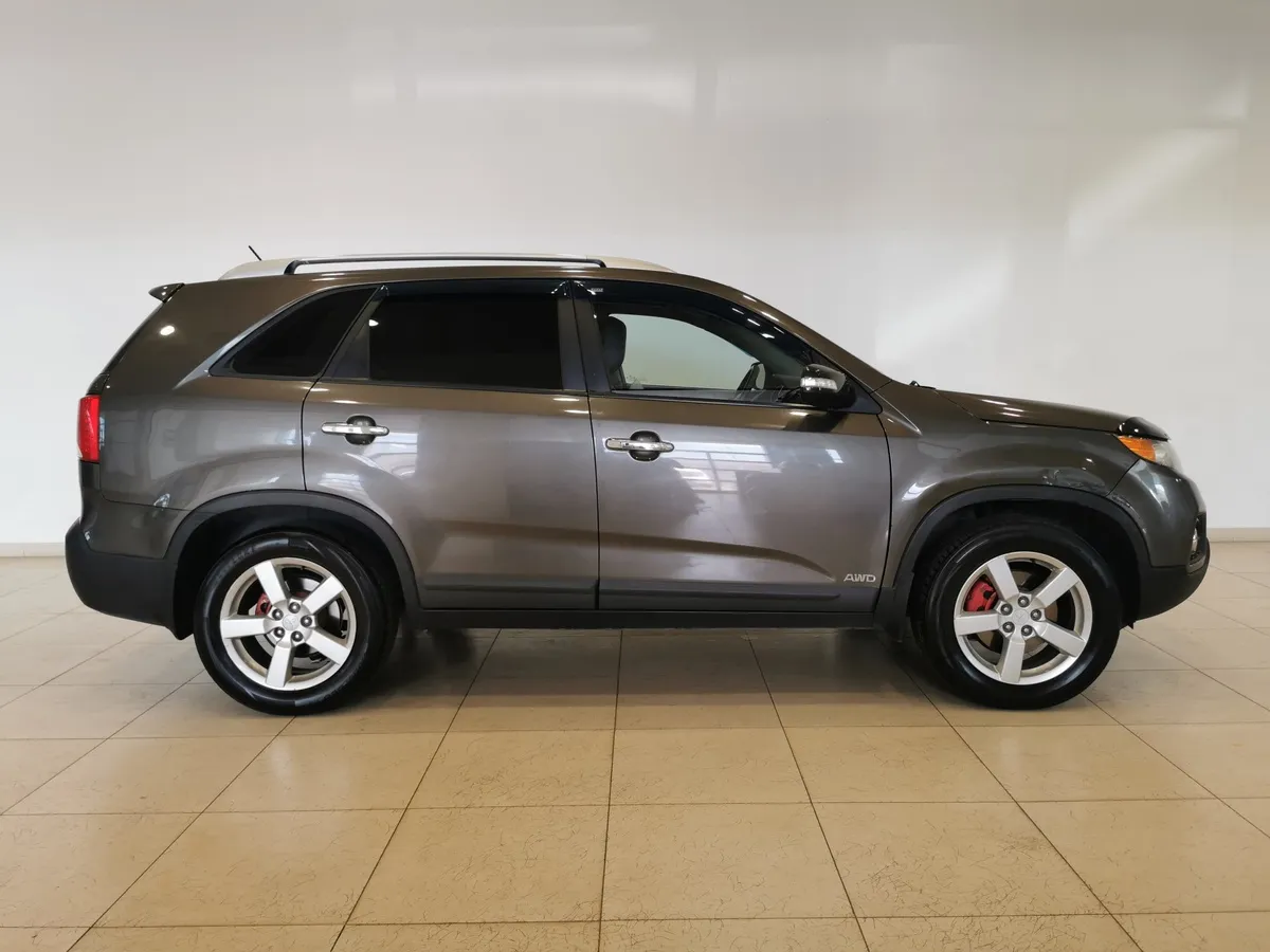 Kia Sorento 2.4 AT 4WD (175 л.с.) Comfort Бежевый в АВИЛОН. Слайд №6