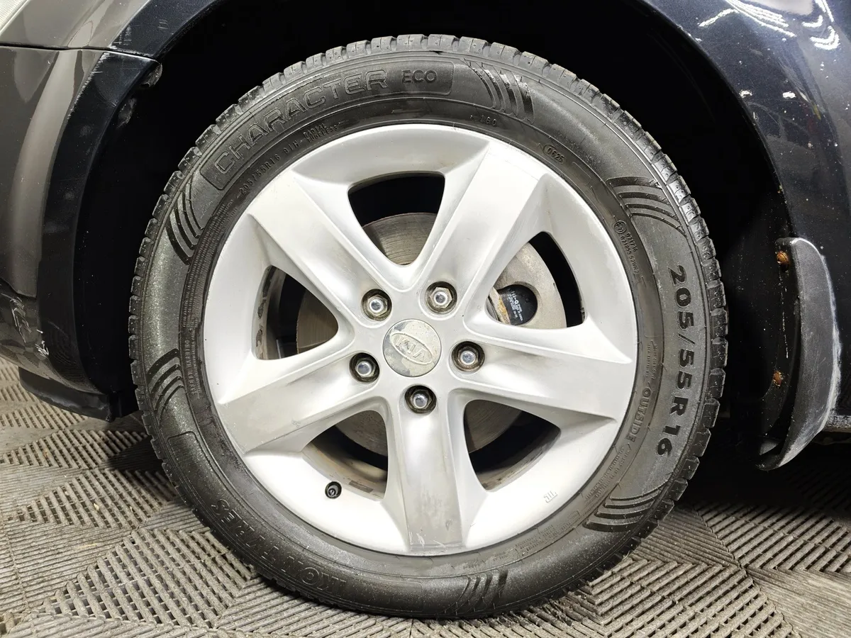 Kia Ceed 2.0 AT (143 л.с.) Черный в АВИЛОН. Слайд №9