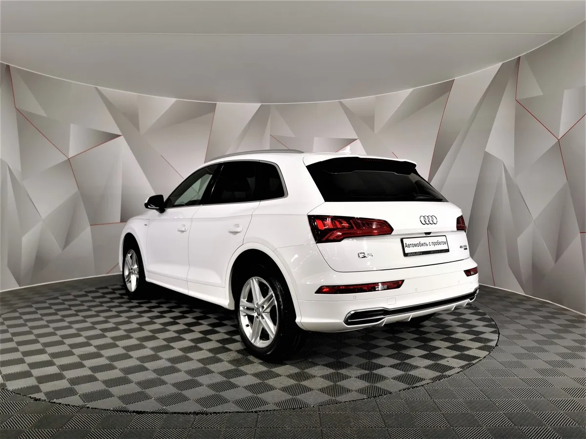 Audi Q5 2.0 TFSI S tronic quattro (249 л.с.) Sport Белый в АВИЛОН. Слайд №4