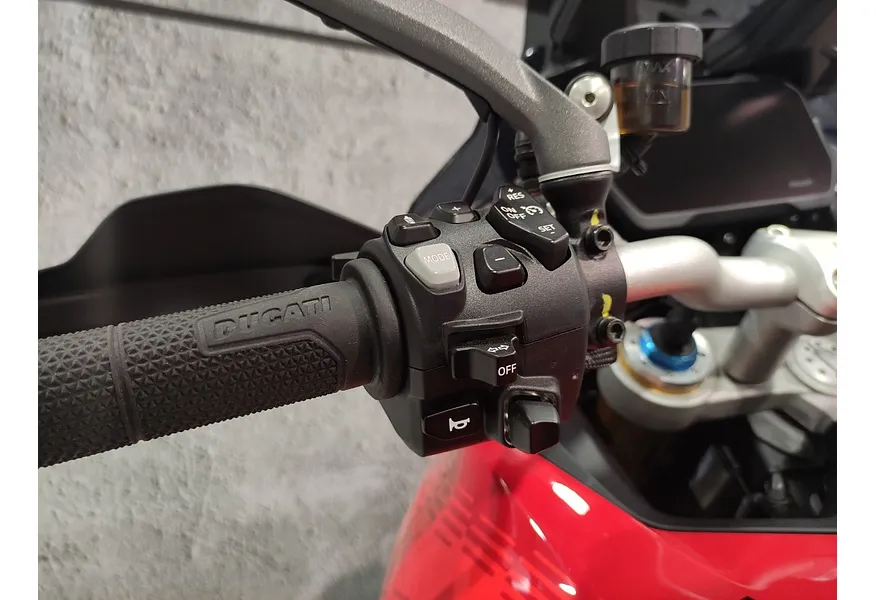 Ducati Multistrada V4 1158 см³ (170 л.с.) (170) 1158 Красный в АВИЛОН. Слайд №3