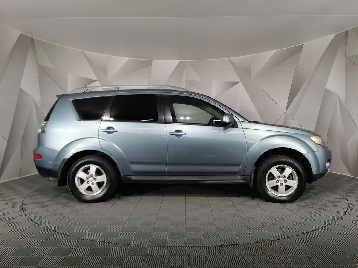 Mitsubishi Outlander 2.4 CVT 4WD (170 л.с.) Серый в АВИЛОН. Слайд №6