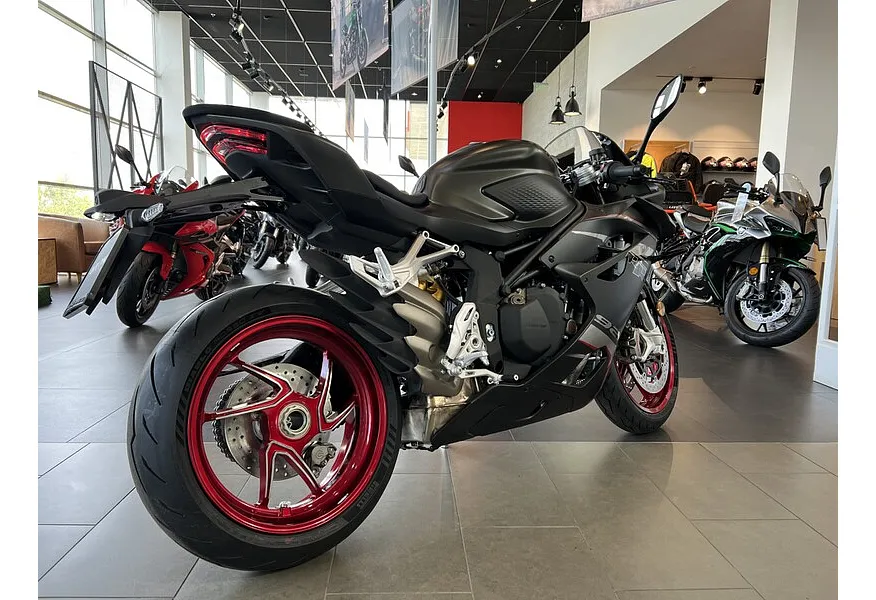 LIVE. Слайд №7