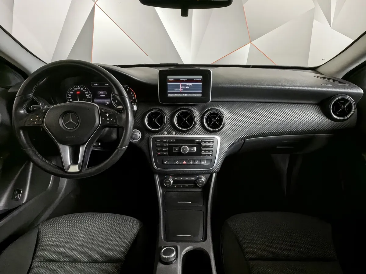 Mercedes-Benz GLA 200 7G-DCT (150 л.с.) Особая серия Серый в АВИЛОН. Слайд №14