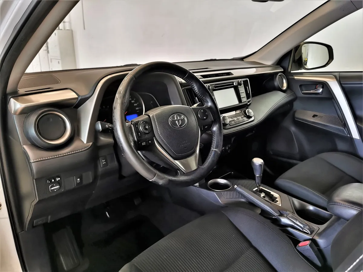 Toyota RAV4 2.2 D AT 4WD (150 л.с.) Комфорт Белый в АВИЛОН. Слайд №18