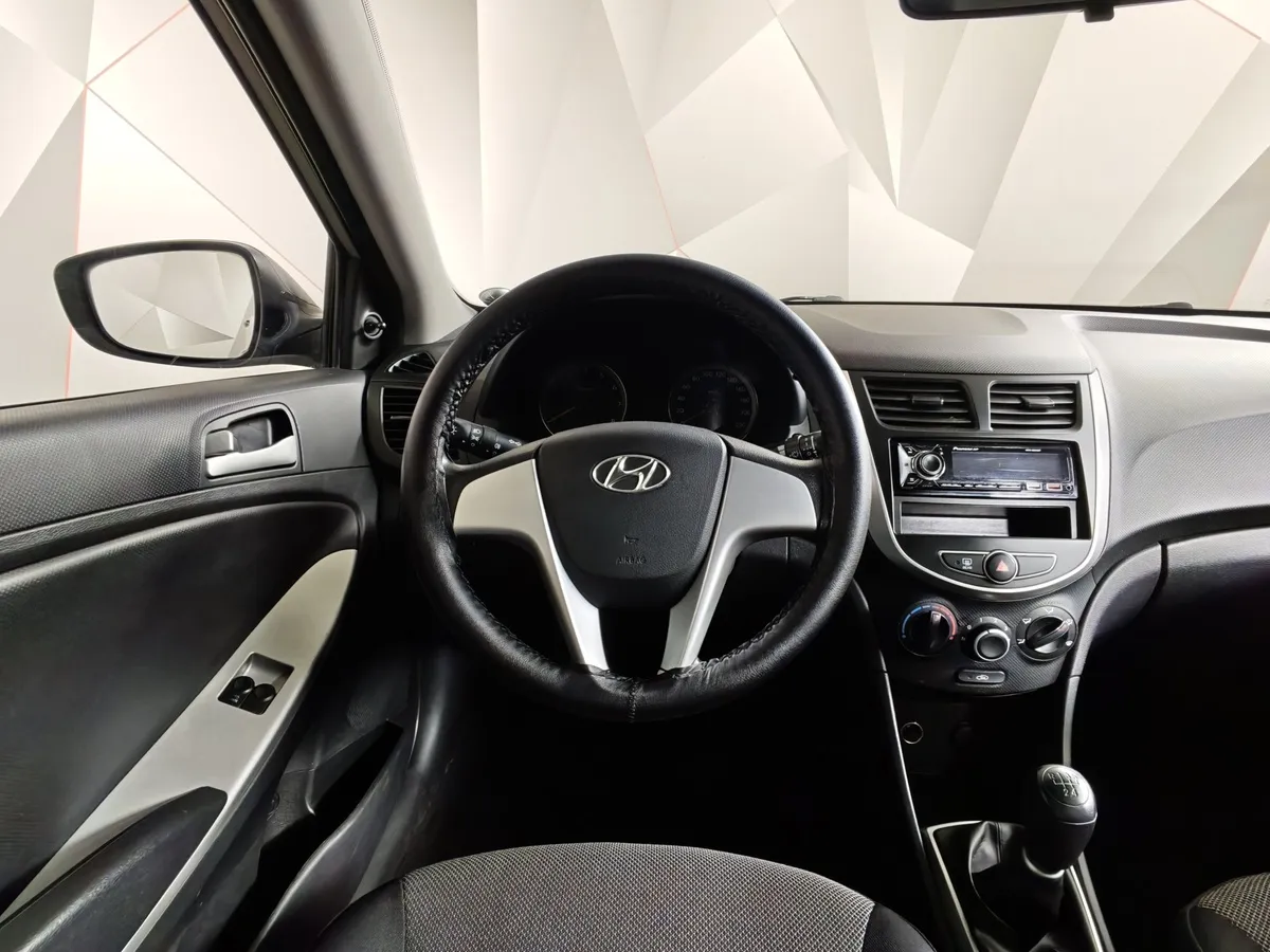 Hyundai Solaris 1.6 MT (123 л.с.) Серый в АВИЛОН. Слайд №18