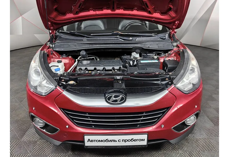 Hyundai ix35 2.0 AT 4WD (150 л.с.) Comfort + Navi Красный в АВИЛОН. Слайд №15