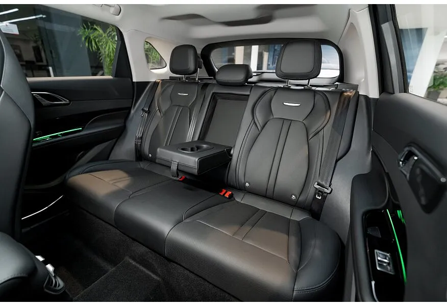 АВИЛОН - Hongqi HS3 2.0T 8AT 4WD (245 л.с.) Deluxe Комбинированный - slide 8