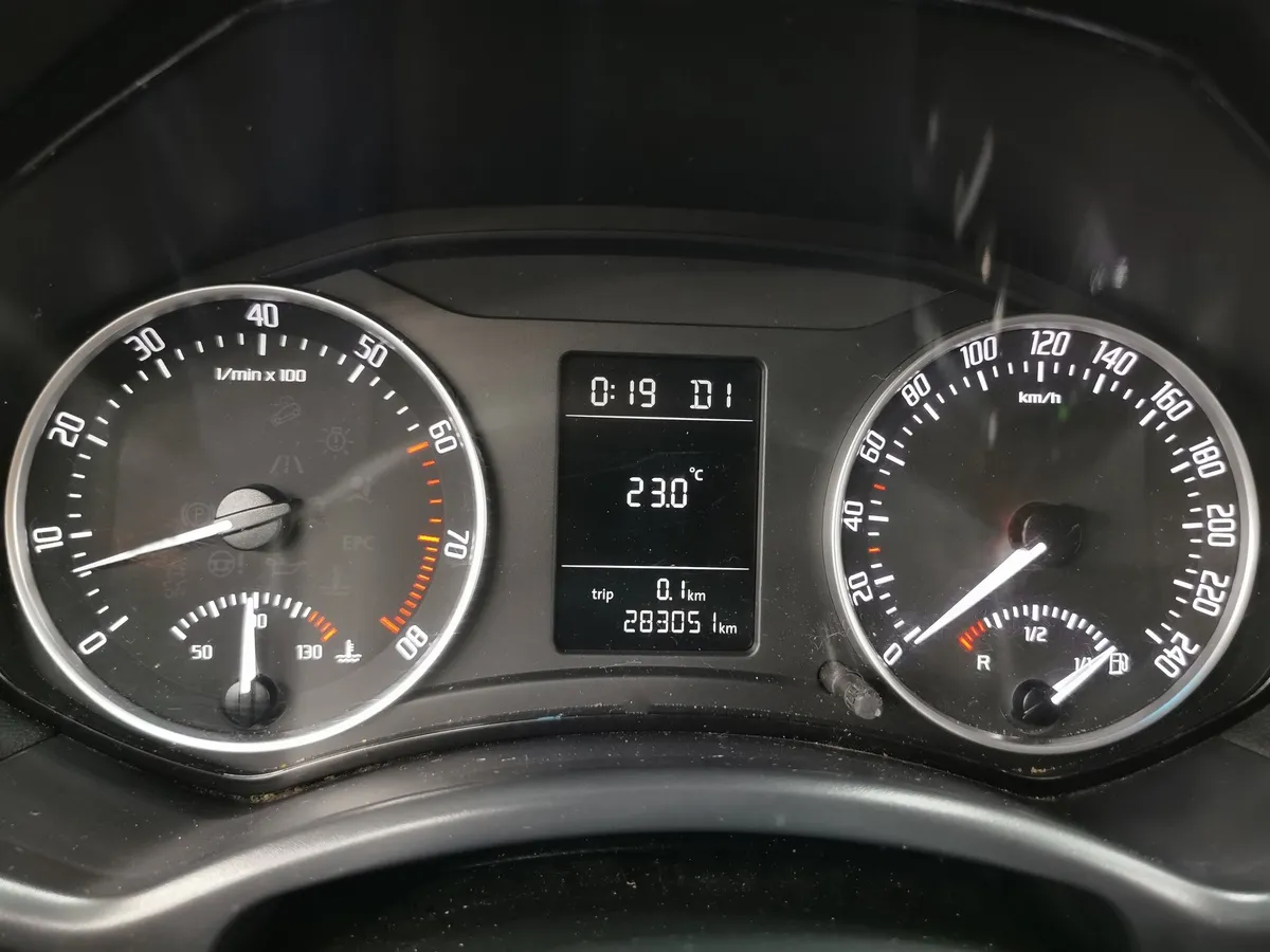 Skoda Octavia 1.6 Tiptronic (102 л.с.) Бежевый в АВИЛОН. Слайд №17