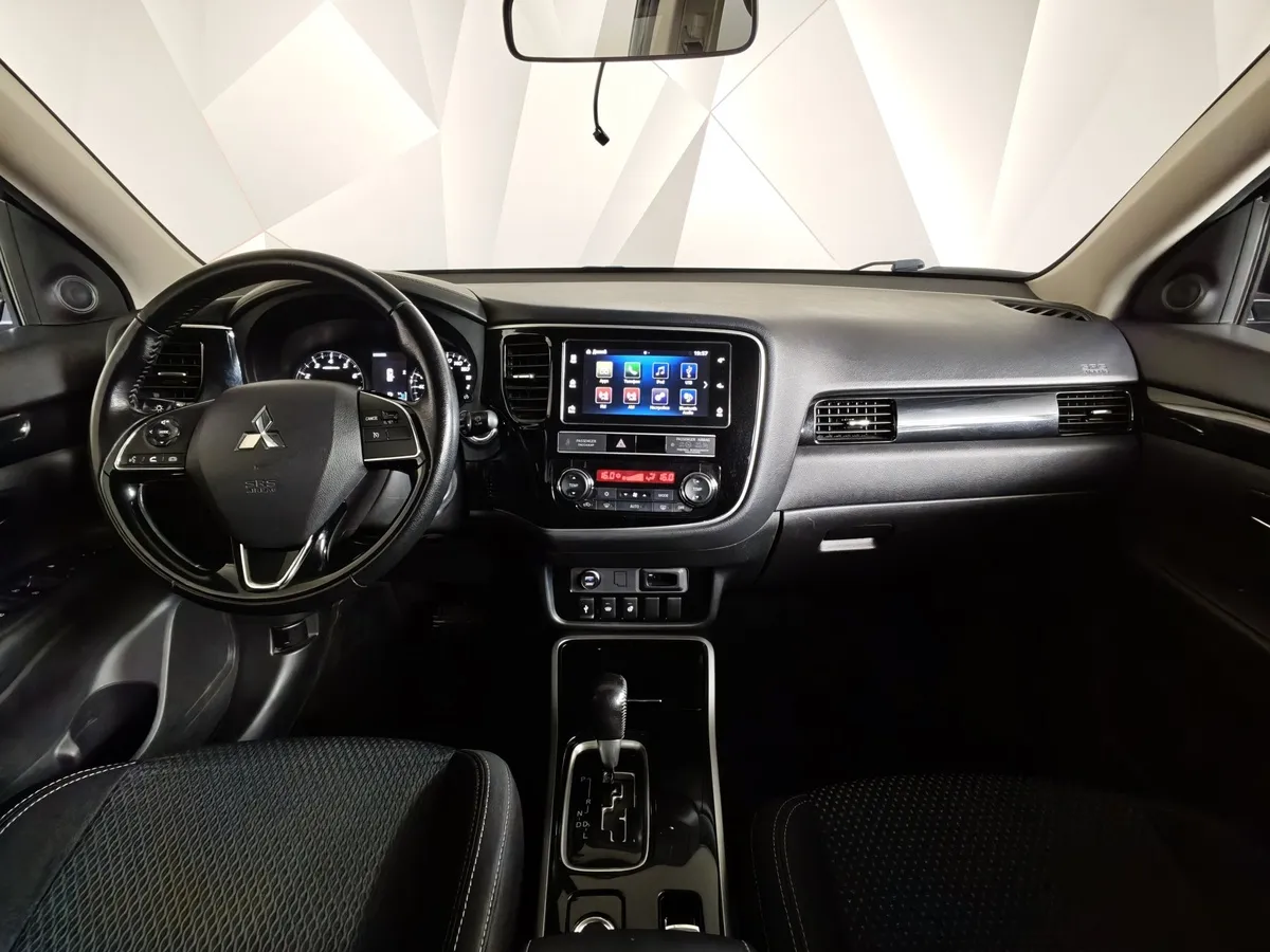 Mitsubishi Outlander 2.0 MIVEC CVT 4WD (146 л.с.) Intense Plus Черный в АВИЛОН. Слайд №14