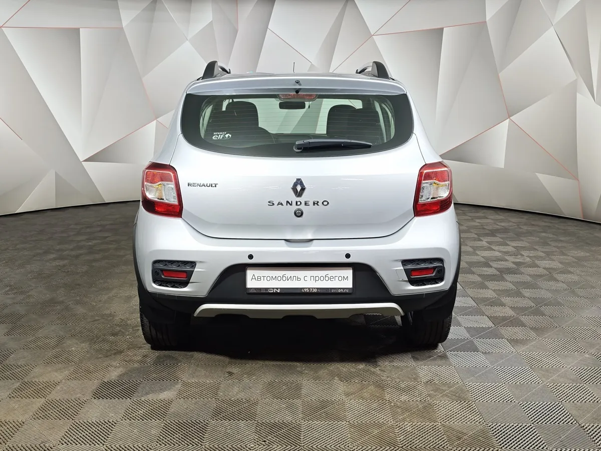 Renault Sandero 1.6 AT (103 л.с.) Stepway Серый в АВИЛОН. Слайд №8