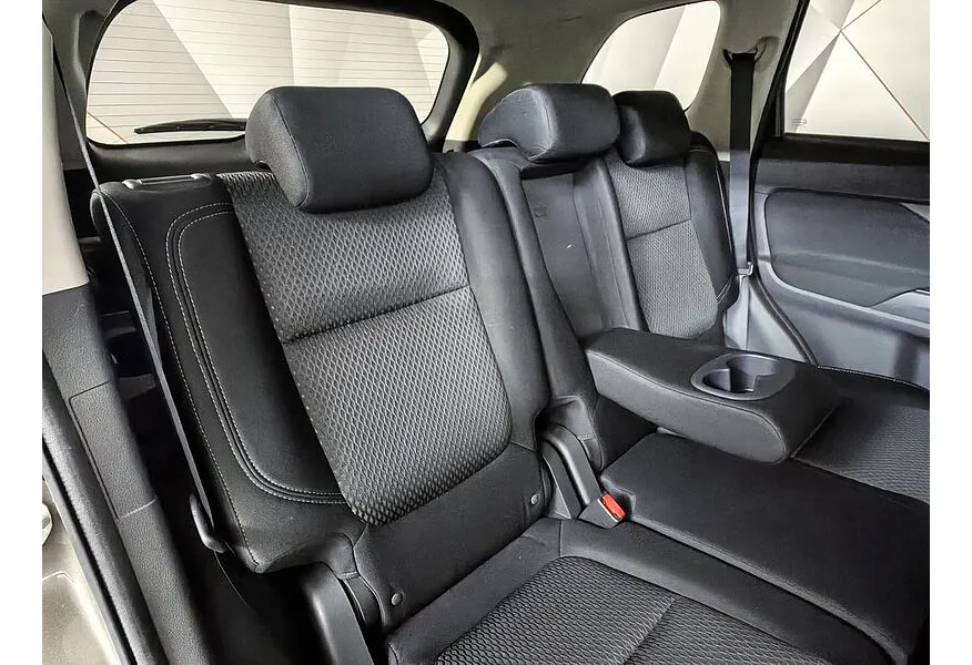 Mitsubishi Outlander 2.0 MIVEC CVT 2WD (146 л.с.) Invite Коричневый в АВИЛОН. Слайд №17