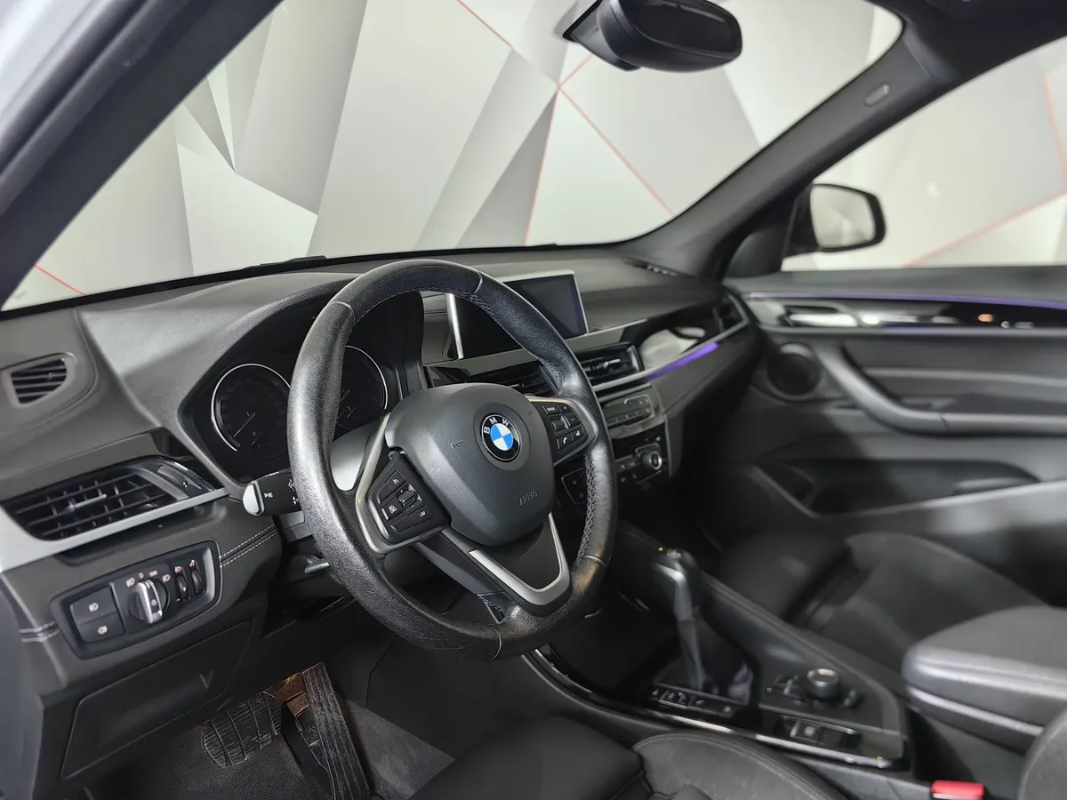 BMW X1 18d xDrive (150 л.с.) Sport Line Белый в АВИЛОН. Слайд №12