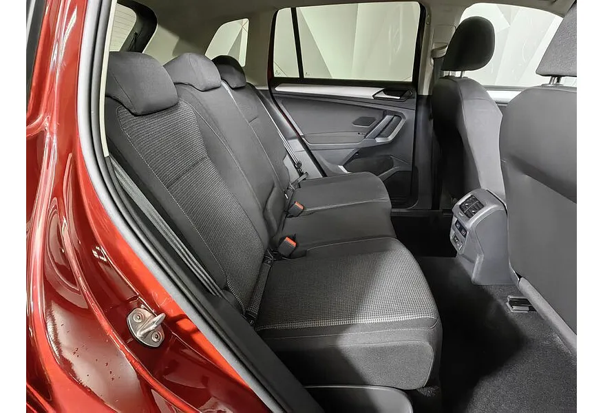 АВИЛОН - Volkswagen Tiguan 1.4 TSI 4Motion DSG (150 л.с.) Trendline Красный - slide 8