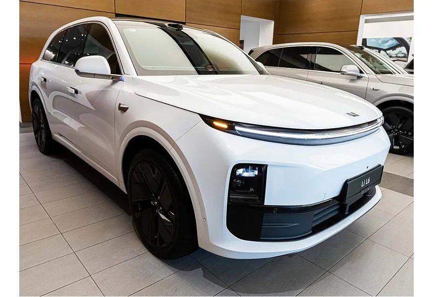 Li Auto L6 1.5 AT 4WD (150 л.с.) Max Белый в АВИЛОН. Слайд №2
