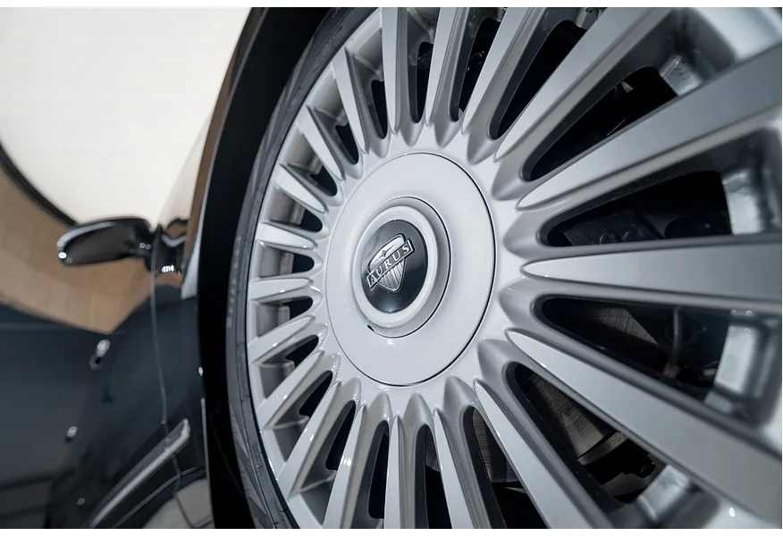 AURUS Komendant 4.4 AWD AT (598 л.с.) Черный в АВИЛОН. Слайд №11