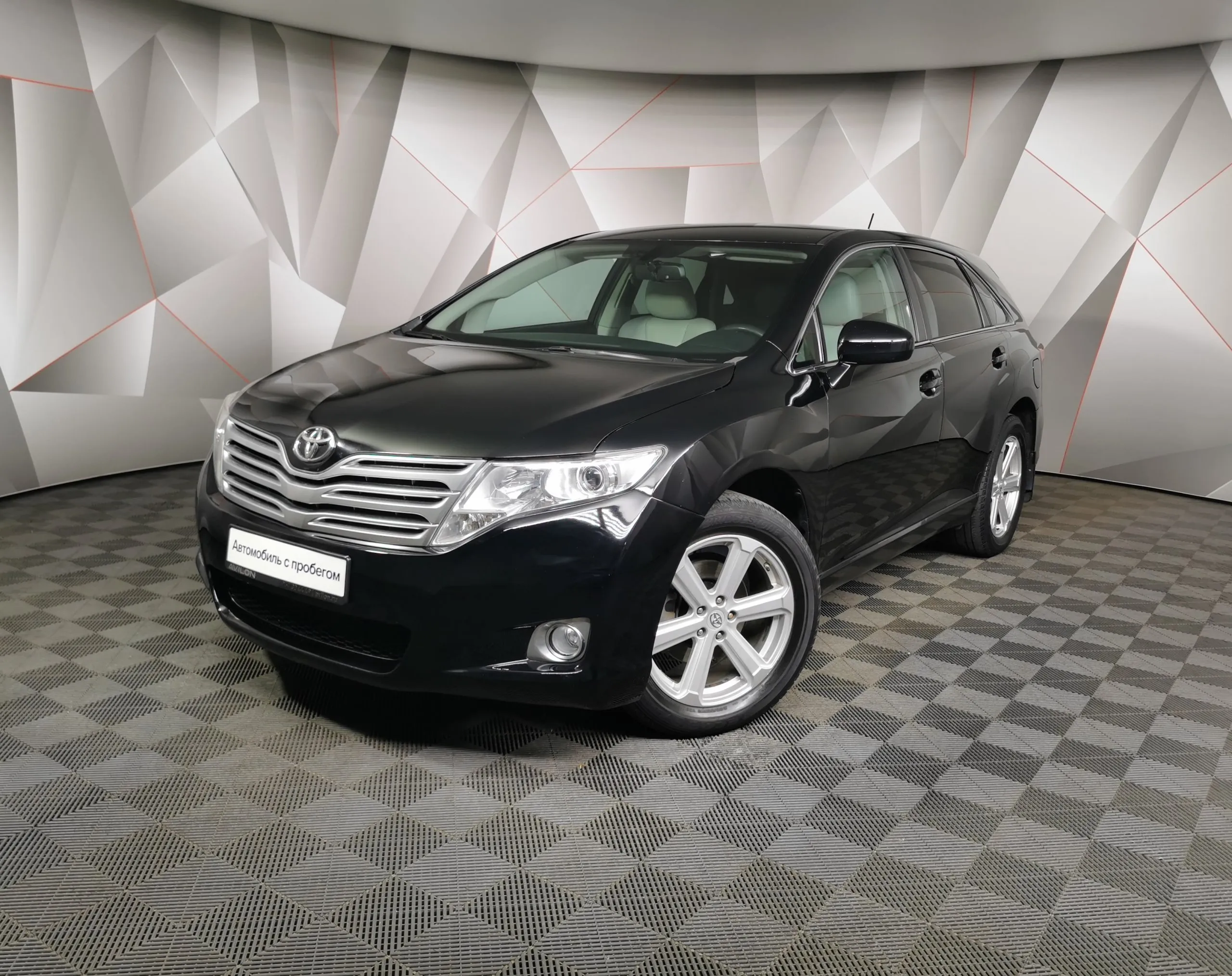 Toyota Venza 2.7 AT AWD (185 л.с.) Черный в Москве № ТИ-UY40307. Купить Toyota  Venza I Рестайлинг Автомат Бензиновый с пробегом 172576 км. Цена 2028000