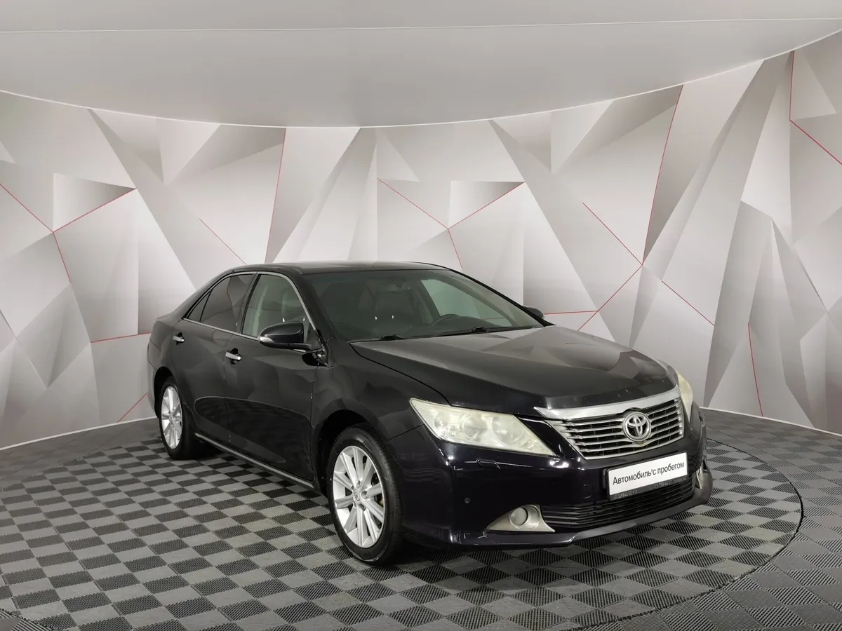 Toyota Camry 2.5 AT (181 л.с.) Черный в АВИЛОН. Слайд №3