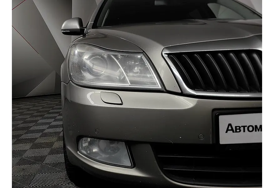 Skoda Octavia 2.0 TDI DSG (140 л.с.) Серый в АВИЛОН. Слайд №9