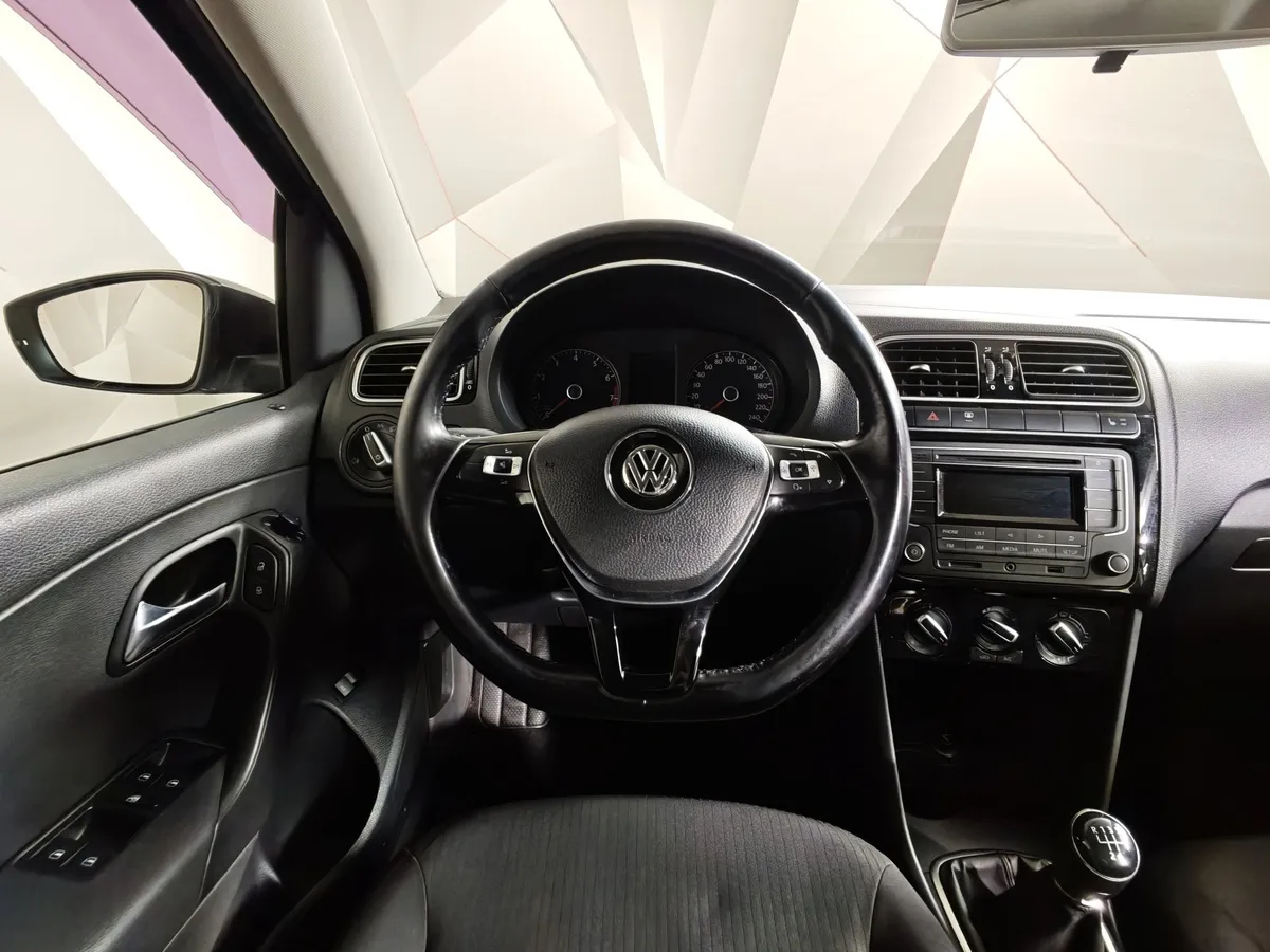 Volkswagen Polo 1.6 MT (105 л.с.) Trendline Серый в АВИЛОН. Слайд №20
