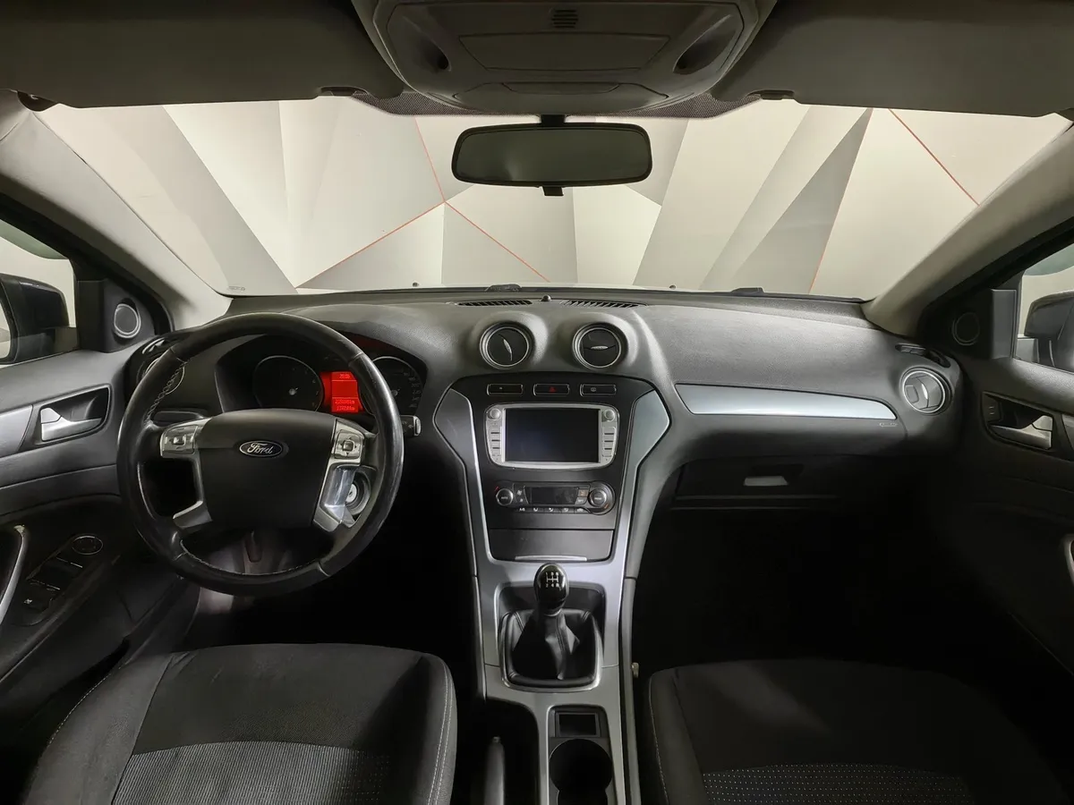 Ford Mondeo 2.0 MT (145 л.с.) Черный в АВИЛОН. Слайд №11