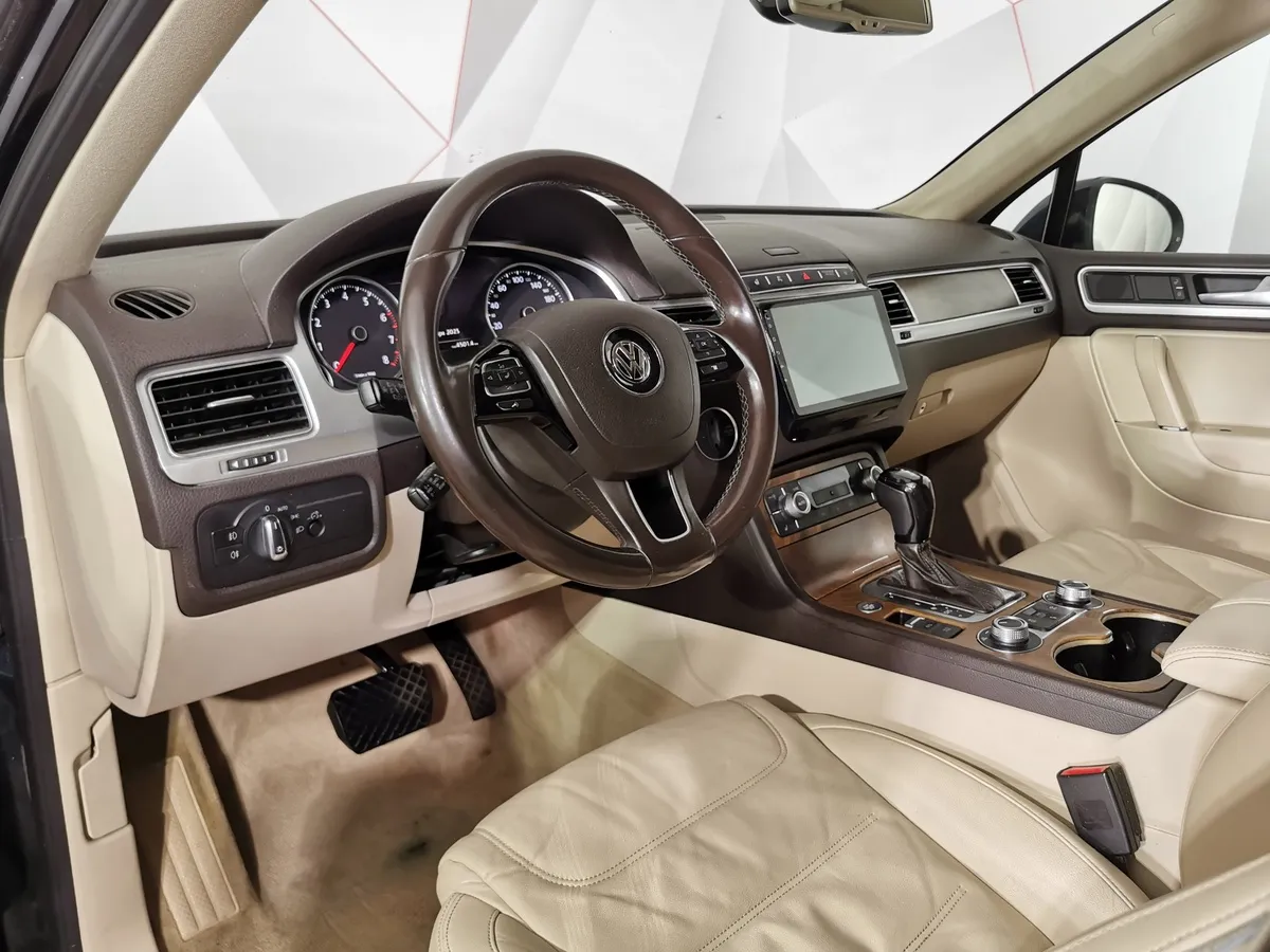 Volkswagen Touareg 3.6 FSI Tiptronic 4Motion (249 л.с.) V6 FSI Синий в АВИЛОН. Слайд №17