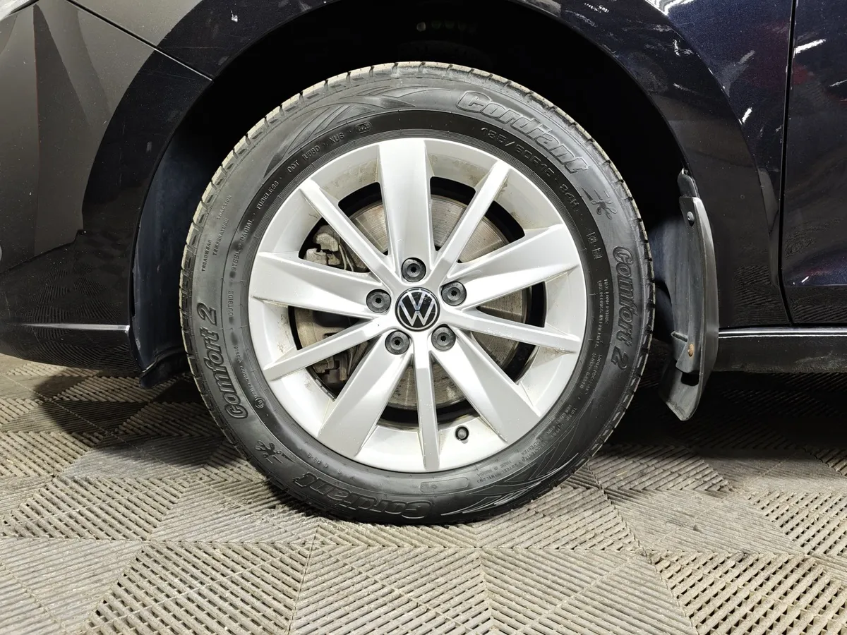 Volkswagen Polo 1.6 MPI AT (110 л.с.) Highline Черный в АВИЛОН. Слайд №9