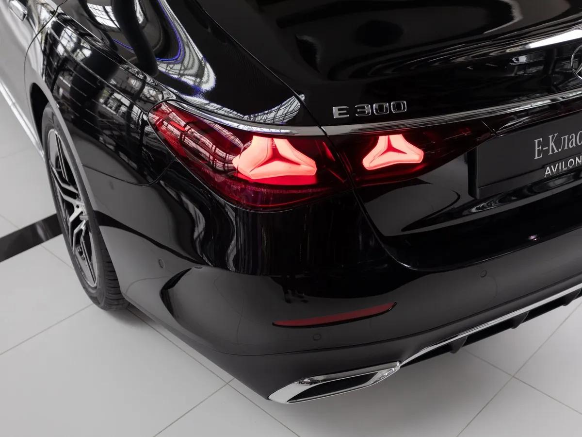 Mercedes-Benz E-Класс E 300 4MATIC (258 л.с.) Черный в АВИЛОН. Слайд №16