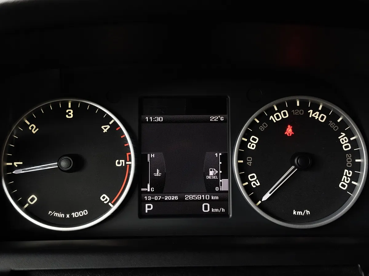 Land Rover Discovery 2.7 TD AT (188 л.с.) Серый в АВИЛОН. Слайд №18