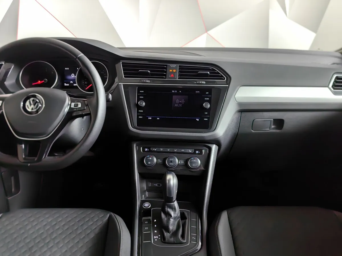 Volkswagen Tiguan 1.4 TSI BlueMotion DSG (150 л.с.) Comfortline Черный в АВИЛОН. Слайд №15