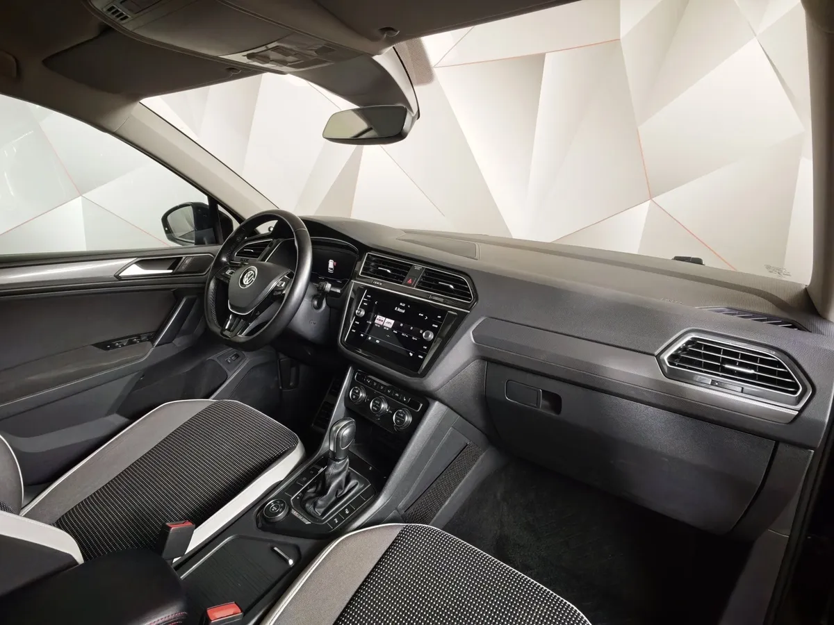 Volkswagen Tiguan 2.0 TDI 4Motion DSG (150 л.с.) OFFROAD Черный в АВИЛОН. Слайд №13