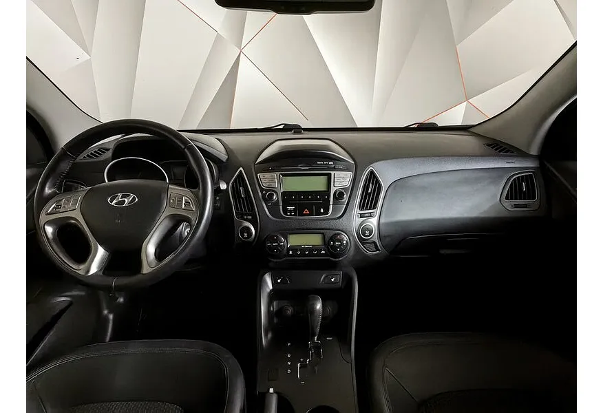 Hyundai ix35 2.0 AT 4WD (150 л.с.) Comfort + Navi Красный в АВИЛОН. Слайд №13