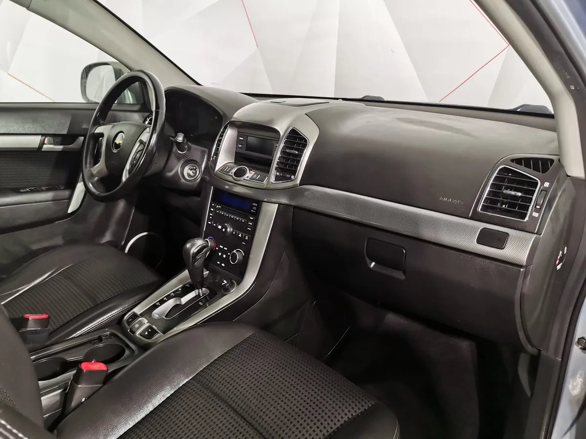 Chevrolet Captiva 2.4 AT (5 мест) (167 л.с.) LT Серый в АВИЛОН. Слайд №12