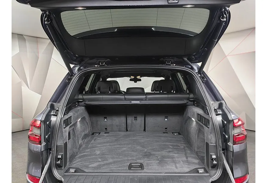 BMW X5 xDrive40i Steptronic (340 л.с.) Серый в АВИЛОН. Слайд №9