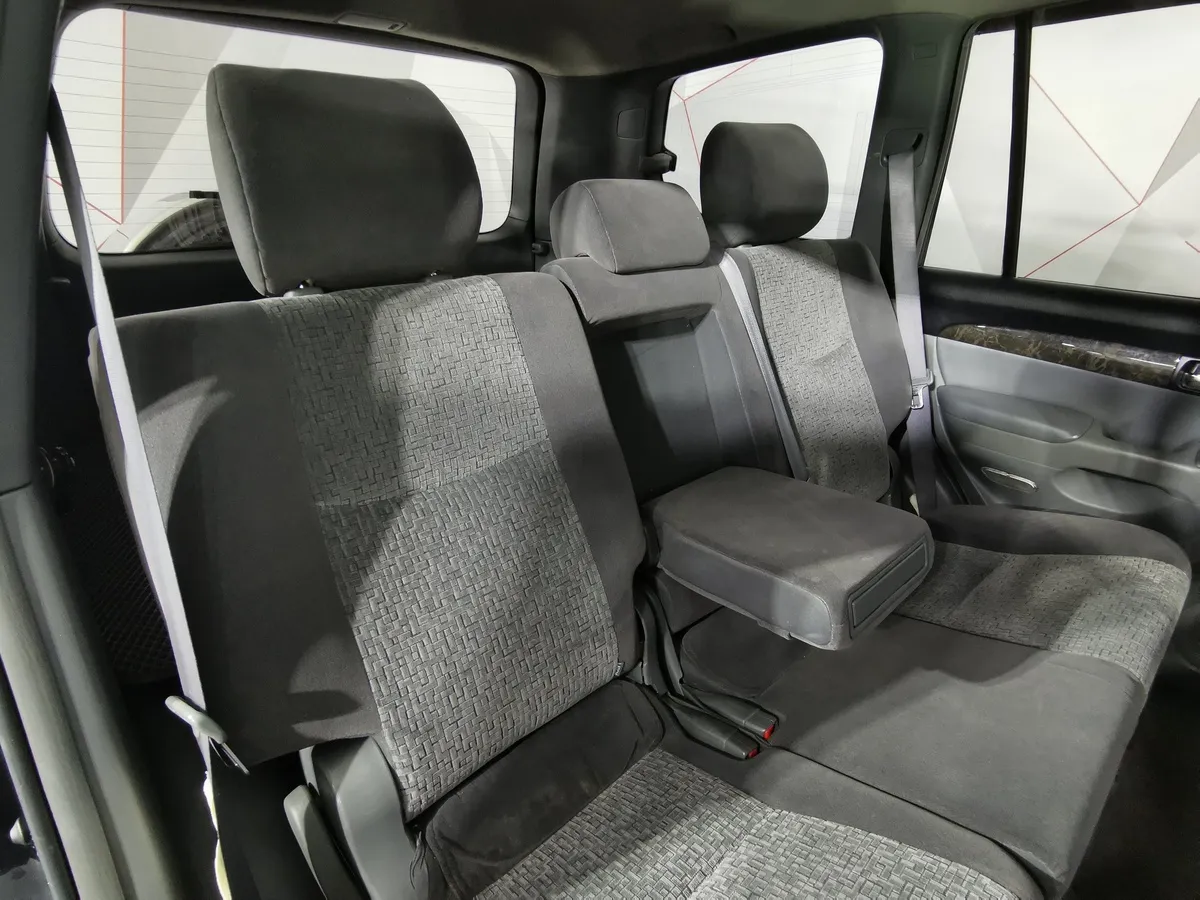 Toyota Land Cruiser Prado 4.0 AT (249 л.с.) Черный в АВИЛОН. Слайд №15