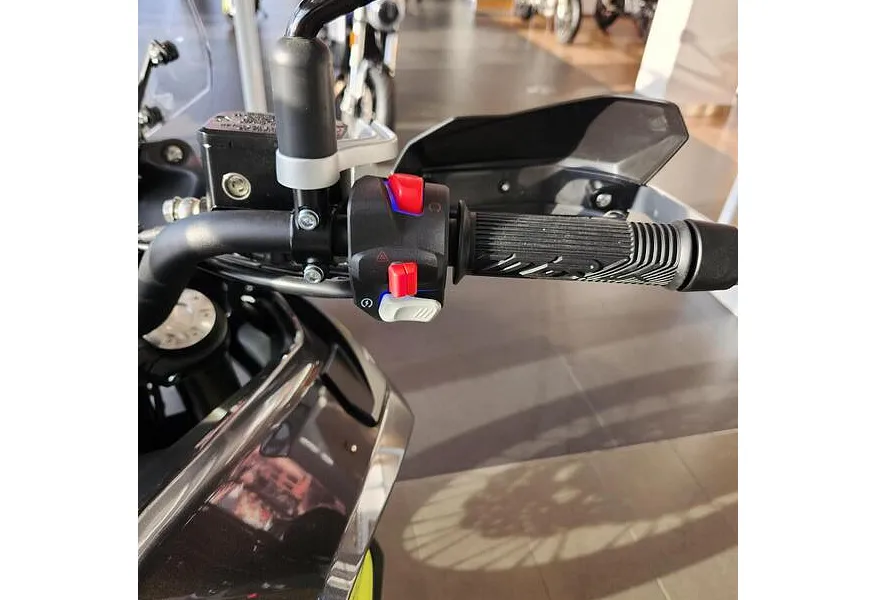 Benelli TRK 702 X 698 см³ (70 л.с.) (70) 698 Серый в АВИЛОН. Слайд №4