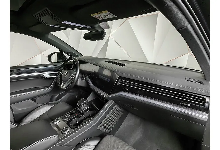 Volkswagen Touareg 3.0 TSI Tiptronic 4Motion (340 л.с.) R-Line Черный в АВИЛОН. Слайд №13