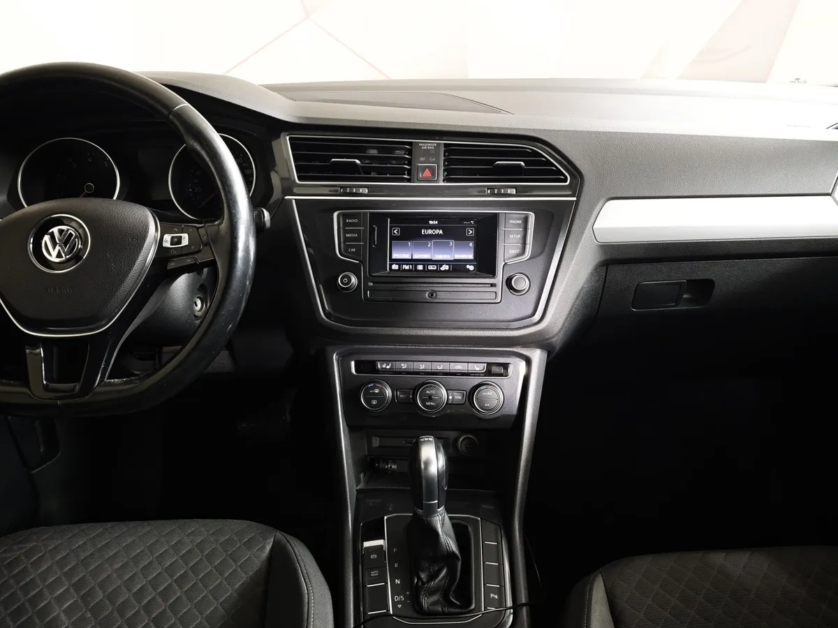 Volkswagen Tiguan 1.4 TSI BlueMotion DSG (150 л.с.) Comfortline Белый в АВИЛОН. Слайд №14