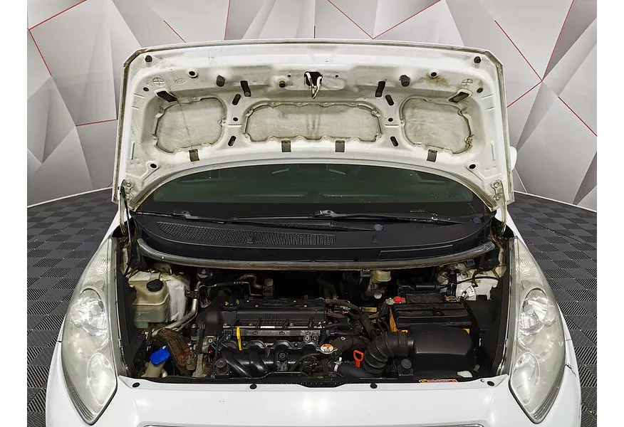 Kia Venga 1.6 AT (125 л.с.) Белый в АВИЛОН. Слайд №11