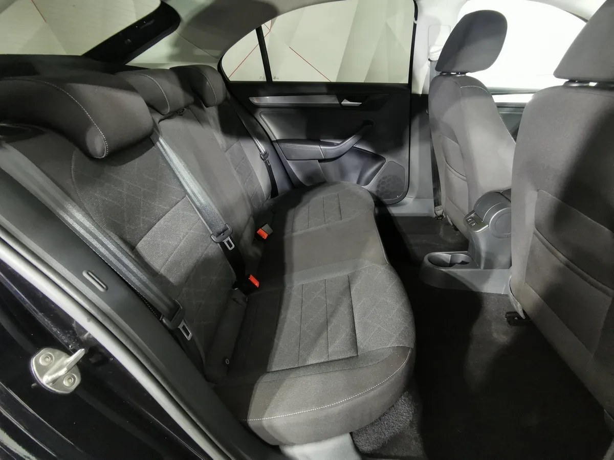 Volkswagen Polo 1.6 MPI AT (110 л.с.) Status Черный в АВИЛОН. Слайд №14