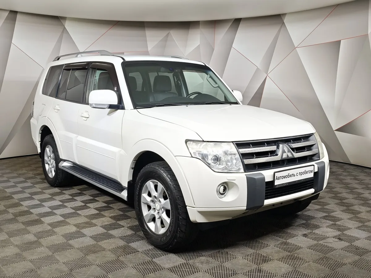 Mitsubishi Pajero 3.0 AT AWD (174 л.с.) Ultimate S46 Белый в АВИЛОН. Слайд №3