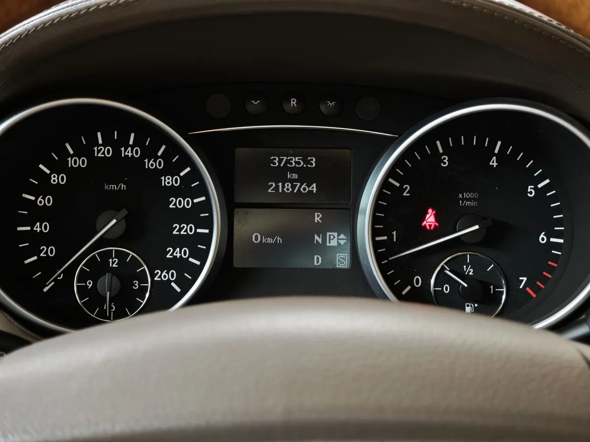 Mercedes-Benz GL 500 7G-Tronic 4MATIC (388 л.с.) Особая серия Синий в АВИЛОН. Слайд №17