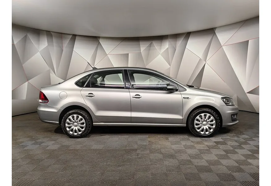 Volkswagen Polo 1.6 MPI AT (110 л.с.) Drive Серебристый в АВИЛОН. Слайд №6