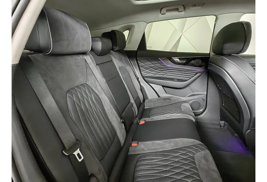 Hongqi HS5 2.0 AT 4WD (224 л.с.) Deluxe Желтый в АВИЛОН. Слайд №15