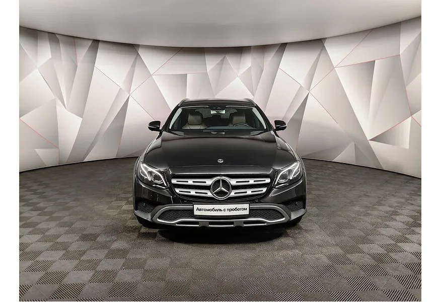 Mercedes-Benz E-Класс E 220 d 4MATIC 9G-TRONIC (194 л.с.) Luxury Черный в АВИЛОН. Слайд №7