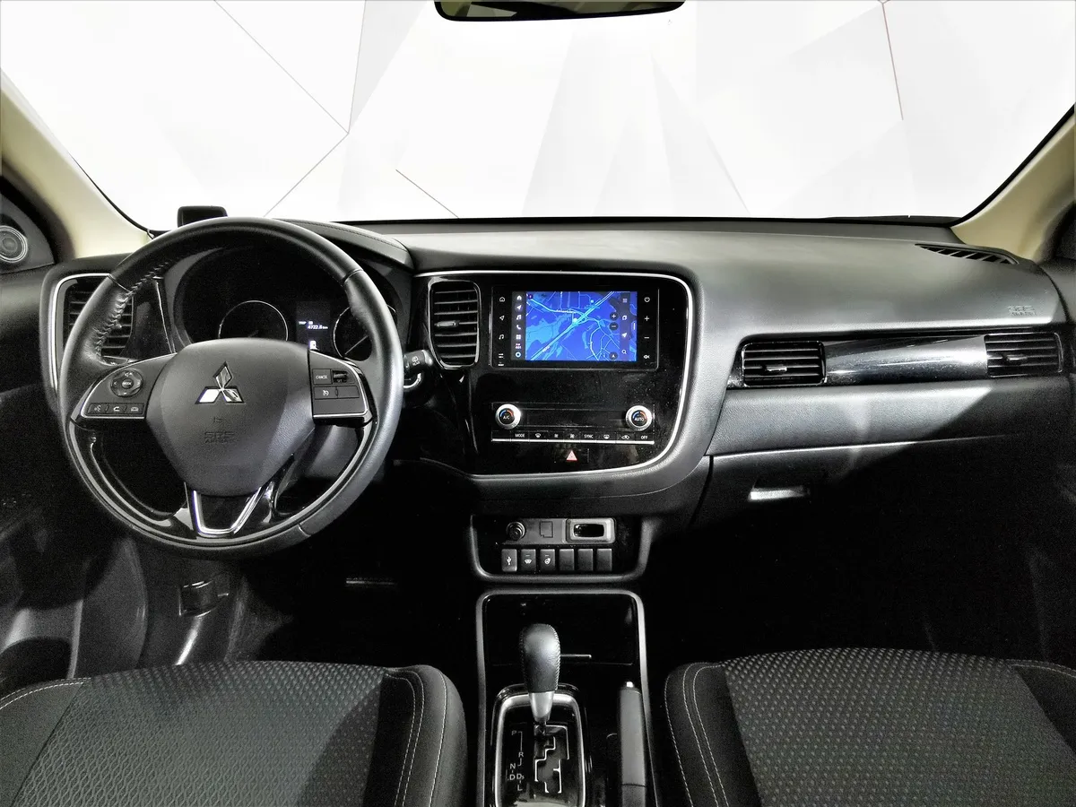 Mitsubishi Outlander 2.0 MIVEC CVT 2WD (146 л.с.) Intense Plus Серый в АВИЛОН. Слайд №13