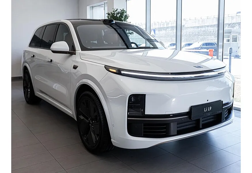 Li Auto L9 1.5 AT 4WD (449 л.с.) Ultra Белый в АВИЛОН. Слайд №2