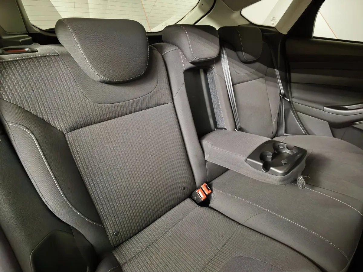 Ford Focus 1.6 PowerShift (125 л.с.) Titanium Серебристый в АВИЛОН. Слайд №16