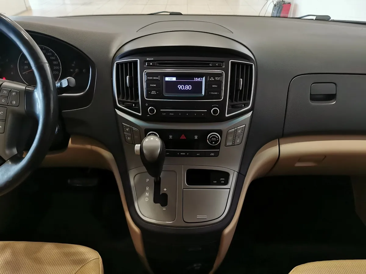 Hyundai H-1 2.5 TD AT (99 л.с.) Черный в АВИЛОН. Слайд №15