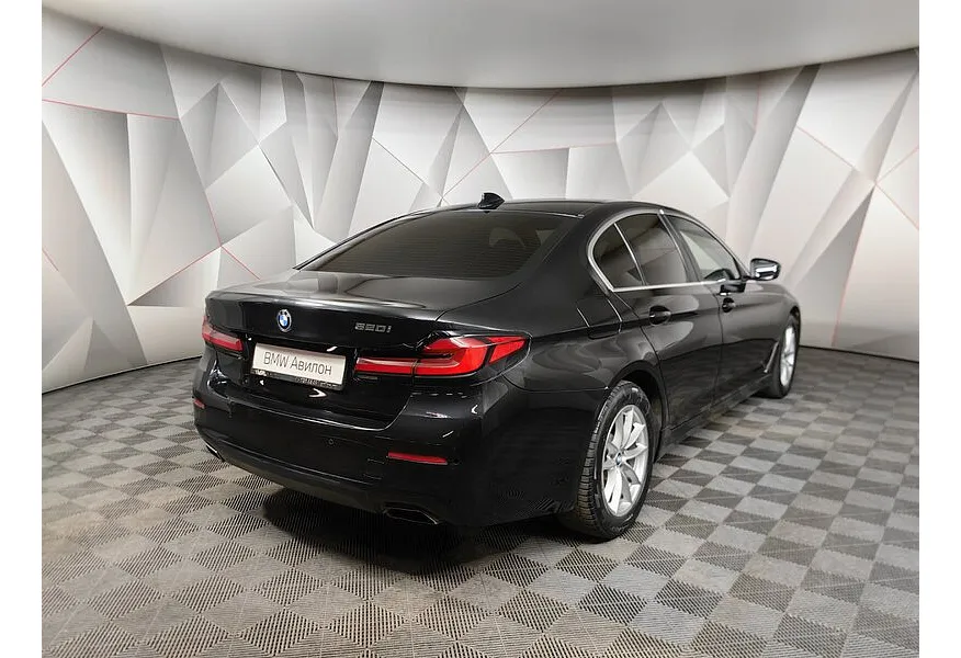 BMW 5 серия 520i Steptronic (184 л.с.) Base (Локальная сборка) Черный в АВИЛОН. Слайд №2