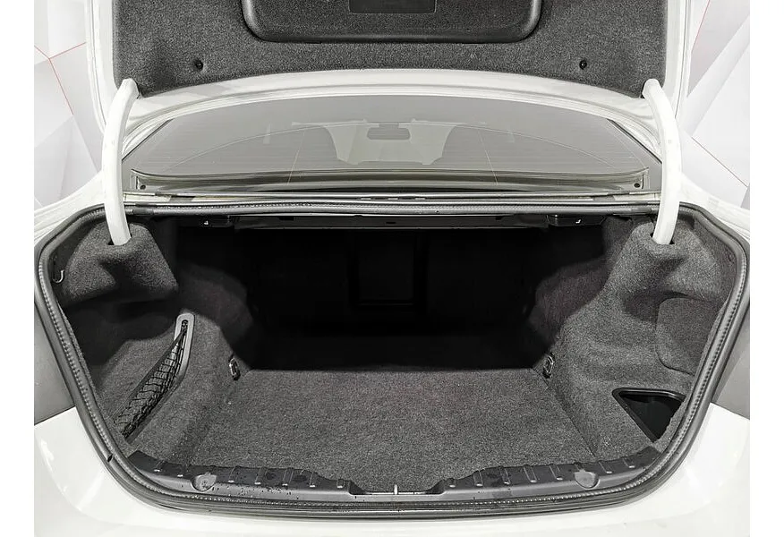 BMW 5 серия 520i AT (184 л.с.) Белый в АВИЛОН. Слайд №9